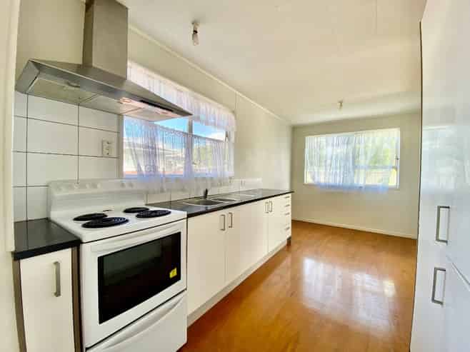 76 Boundary Road, Clover Park
