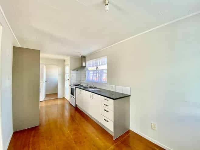76 Boundary Road, Clover Park