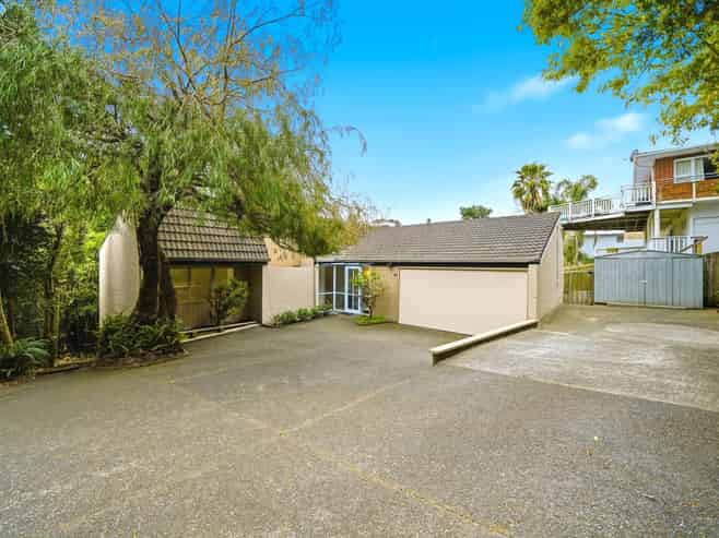 978 Beach Road, Torbay