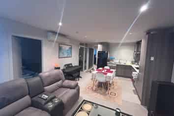 205B/3 Rose Garden Lane, Albany