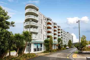 205B/3 Rose Garden Lane, Albany
