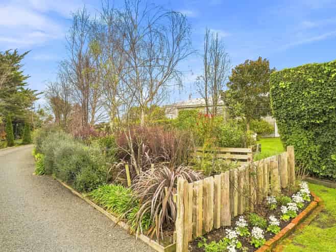 8a Tirimoana Place, Otamatea