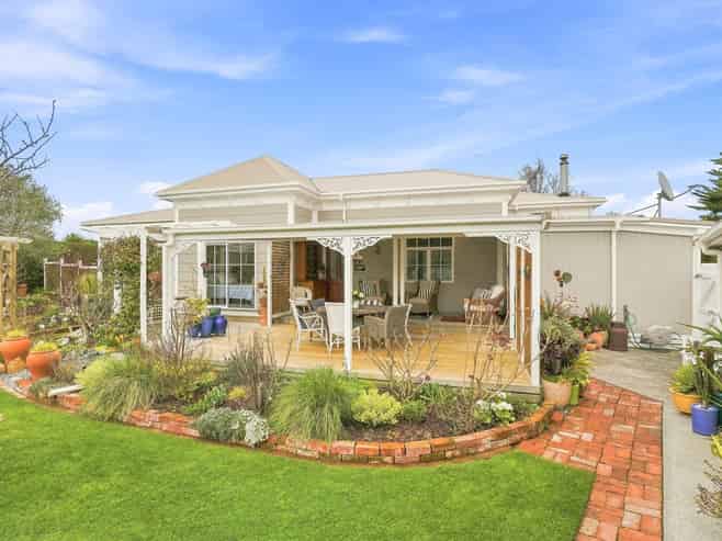 8a Tirimoana Place, Otamatea