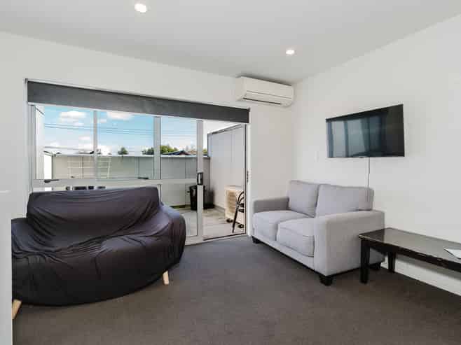 4/100 Knighton Road, Hillcrest