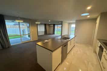 2 Bianca Crescent, Stratford