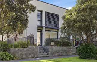 39 Bluegrey Avenue, Stonefields