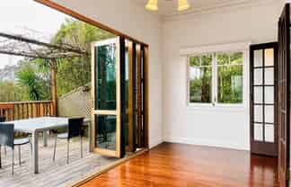 87D Kaurilands Road, Titirangi