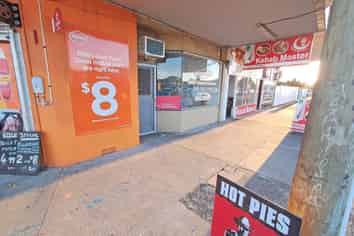 52M² TAKEAWAY SHOP IN PAPATOETOE

