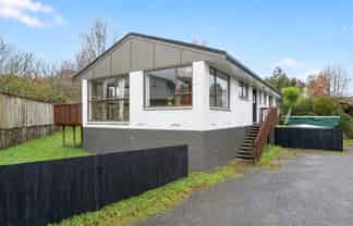 12A Lorraine Place, Glenview