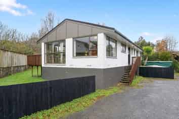 12A Lorraine Place, Glenview