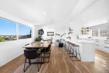 70 Waldorf Crescent, Orewa