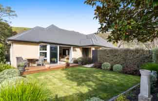 13 Alderson Avenue, Hillsborough