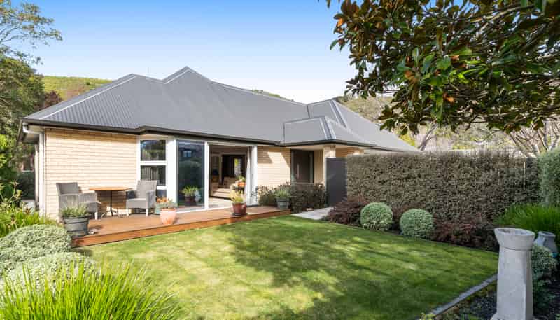 13 Alderson Avenue, Hillsborough