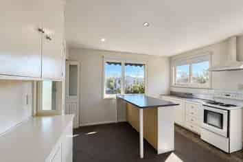90 Roberta Drive, Somerfield