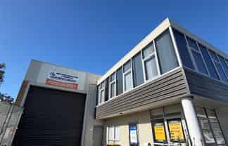 Road-Front Warehouse in Rosedale