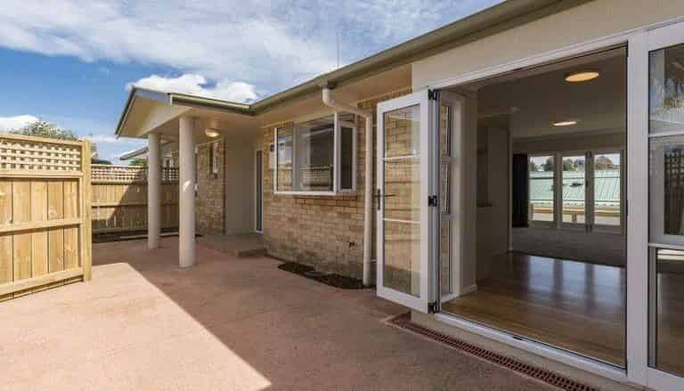 16A Bristol Avenue, Brookfield