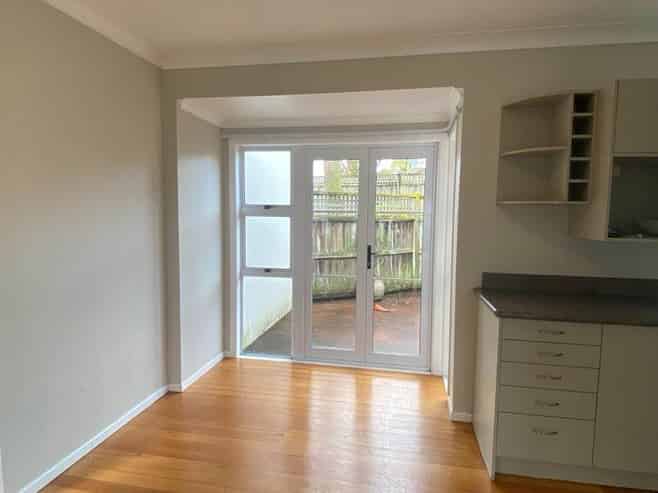 16A Bristol Avenue, Brookfield