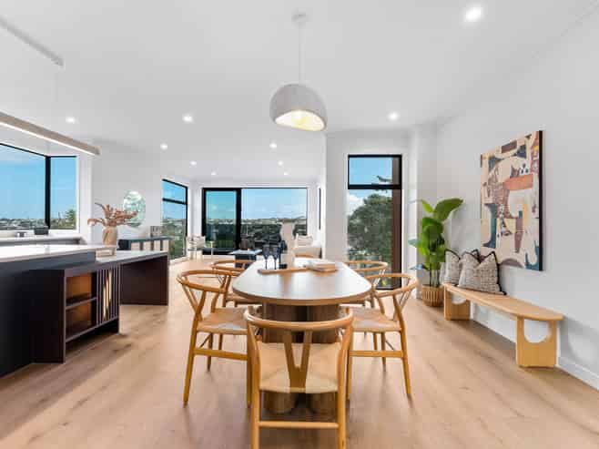 545 Beach Road, Murrays Bay