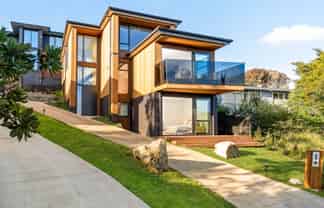 545 Beach Road, Murrays Bay