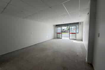 Versatile Corner Retail Shop at Favona Road