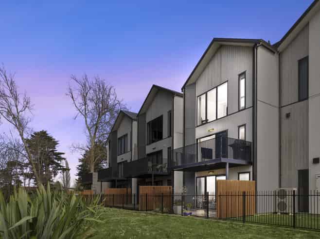 33 Lakewood Lane, Cambridge
