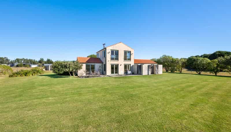 16 Hinepango Drive, Rarangi