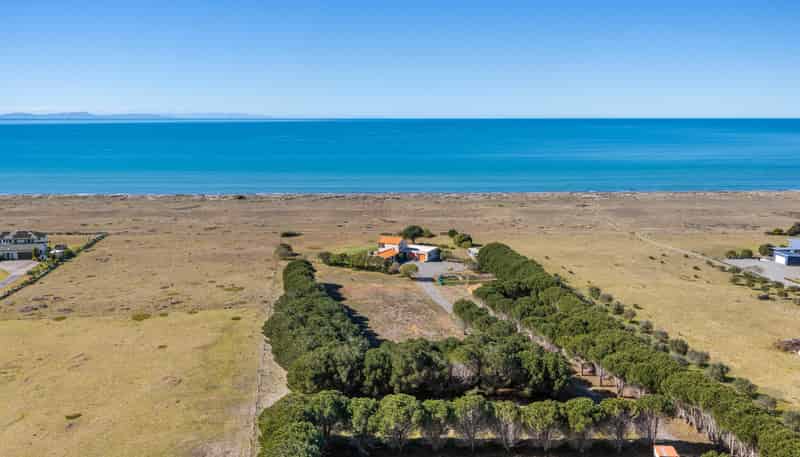 16 Hinepango Drive, Rarangi