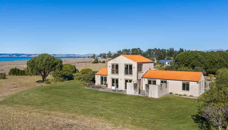 16 Hinepango Drive, Rarangi
