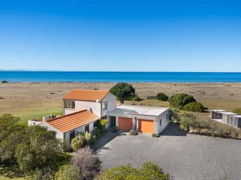 16 Hinepango Drive, Rarangi