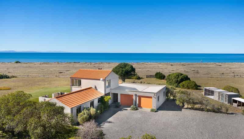 16 Hinepango Drive, Rarangi