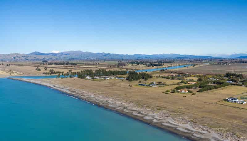 16 Hinepango Drive, Rarangi