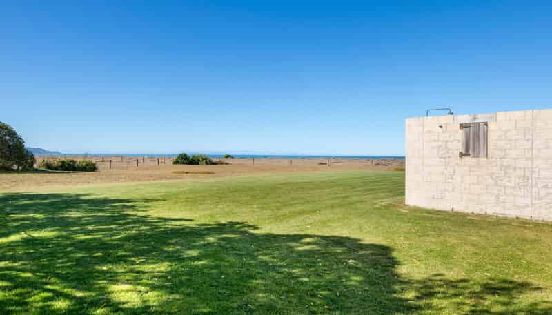 16 Hinepango Drive, Rarangi