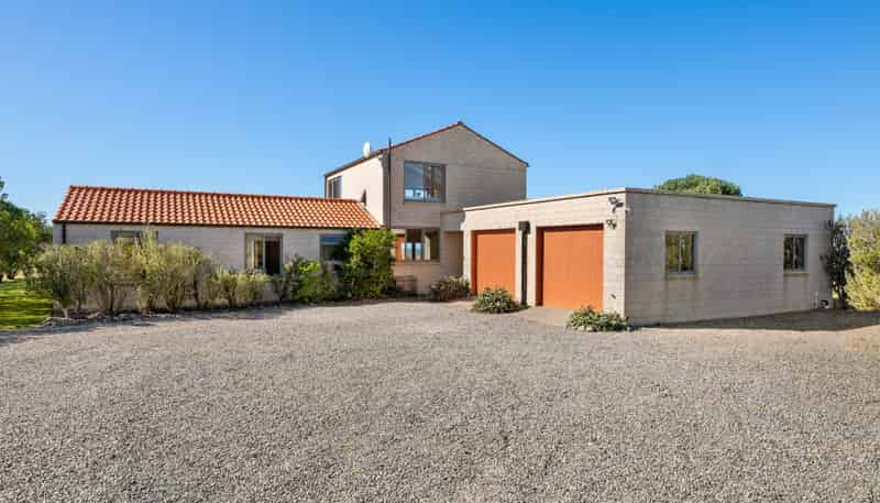 16 Hinepango Drive, Rarangi