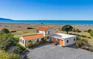 16 Hinepango Drive, Rarangi