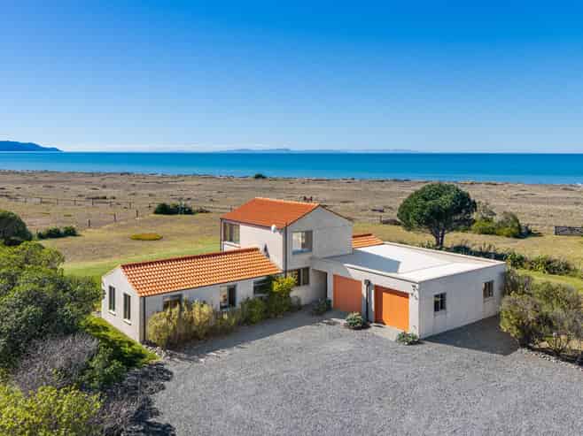 16 Hinepango Drive, Rarangi