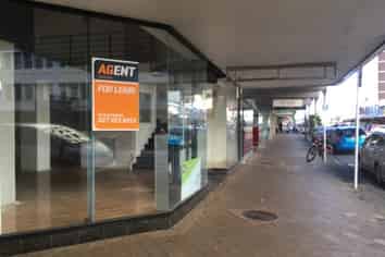 Great cafe or hairdressing space - Spread Over Two Levels