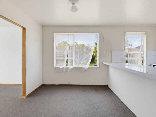 374 Roscommon Road, Clendon Park