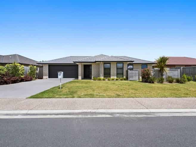 24 Oakwood Way, Papamoa