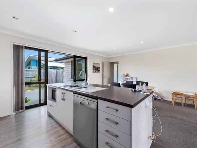 24 Oakwood Way, Papamoa