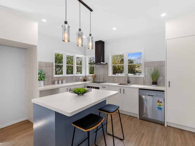 44 Palmer Crescent, Silverstream