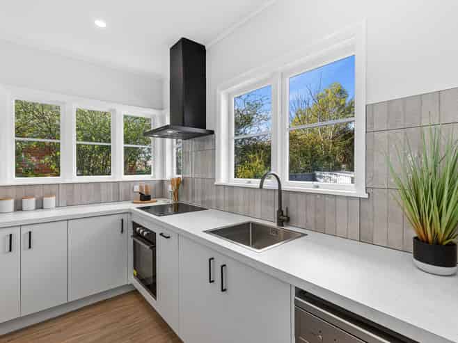 44 Palmer Crescent, Silverstream