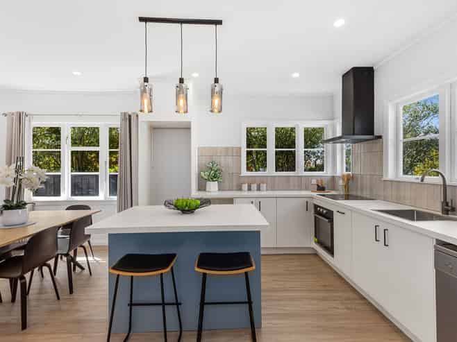 44 Palmer Crescent, Silverstream