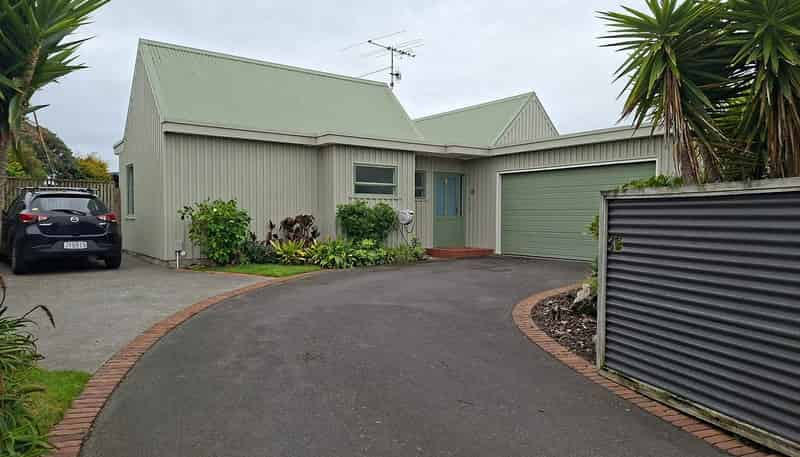 21 Rutherford Drive, Waikanae Beach