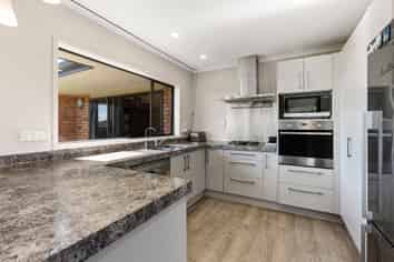 5D James Drive, Bell Block