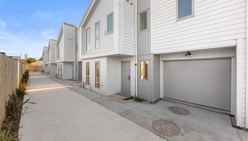 2/8 Rathgar Road, Henderson