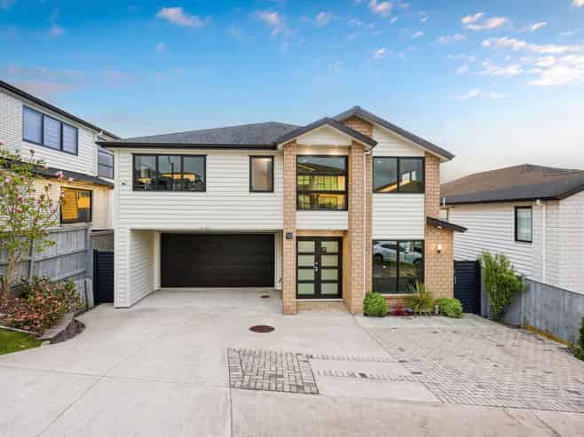 10 Tannaghmore Drive, Flat Bush