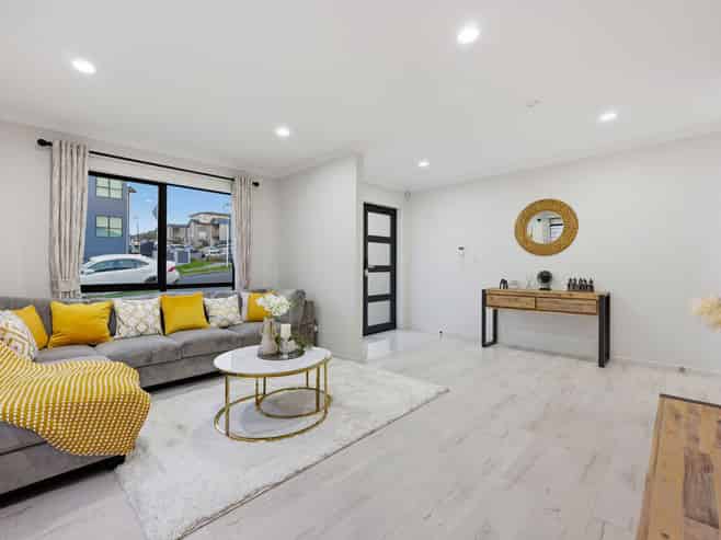 10 Tannaghmore Drive, Flat Bush