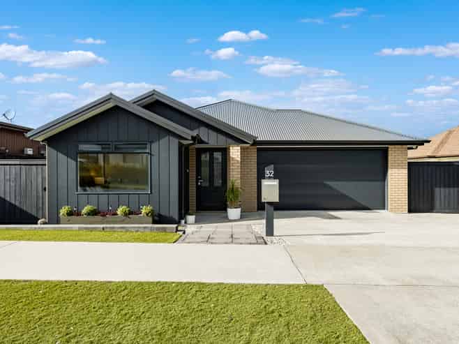 32 Siren Street, Milldale