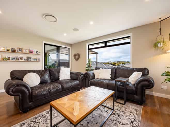 32 Siren Street, Milldale