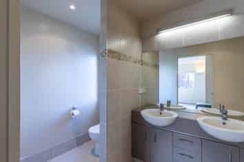 4A Pembroke Crescent, Glendowie
